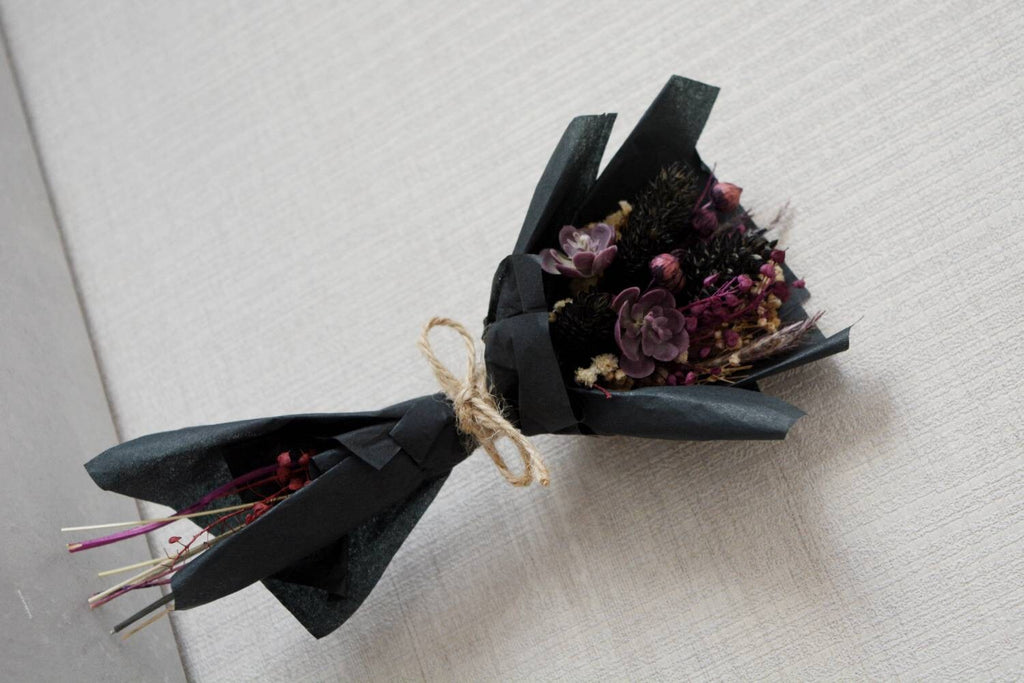 Black Burgundy Dried Flowers l Purple Dried Mini Bouquet