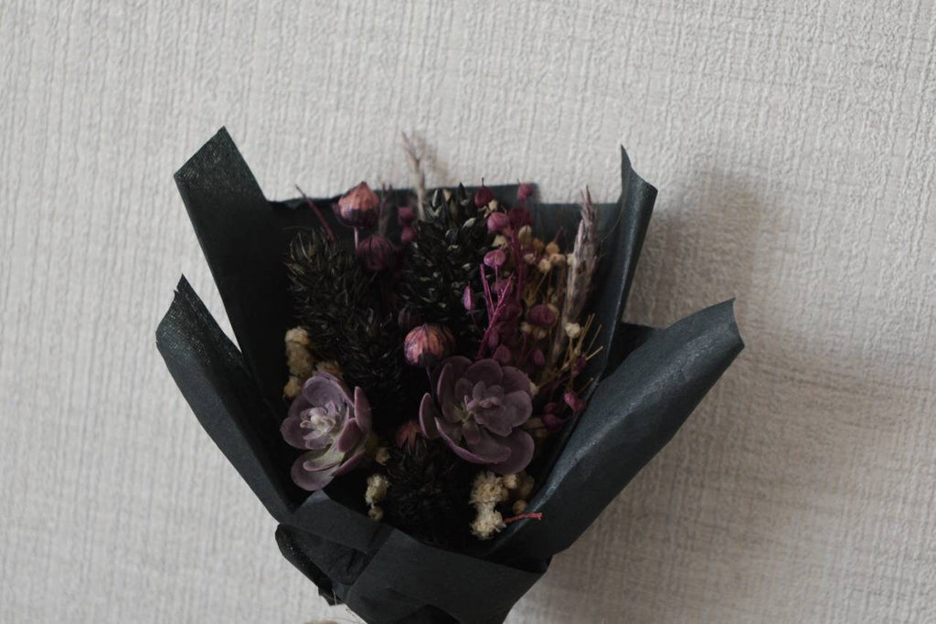 Black Burgundy Dried Flowers l Purple Dried Mini Bouquet