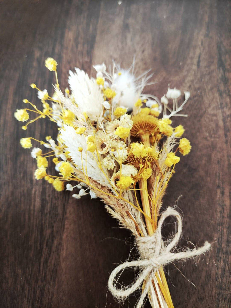 Dried Mini Flower Bouquet | Personalized Wedding Favors for Guests