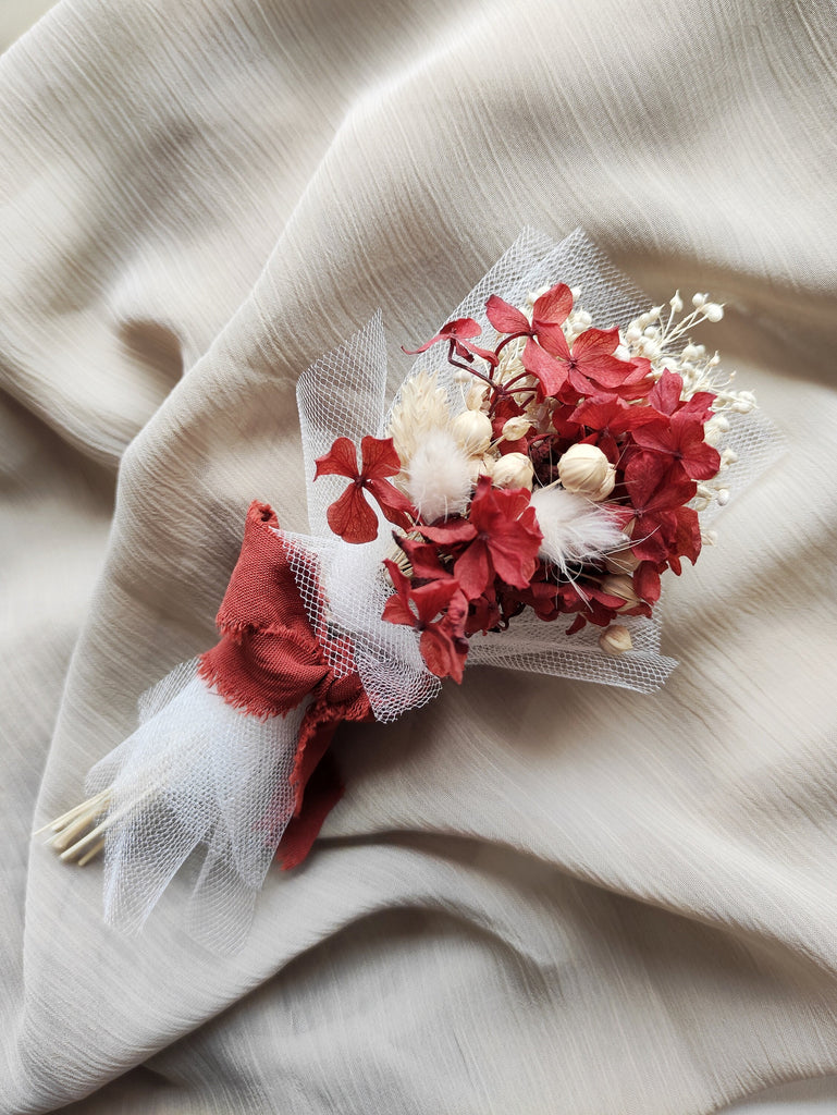 Mini Dried Flower Bouquet with Tulle | Personalized Bridesmaid Gift Box