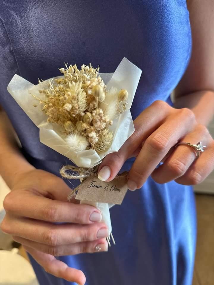 White Natural Dried Mini Bouquet | Personalized Wedding Favors for Guests