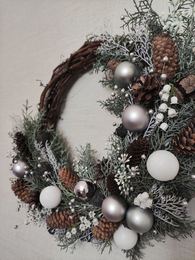 Snowy White Winter Wreath, Soft Colors Christmas Wreath Front Door