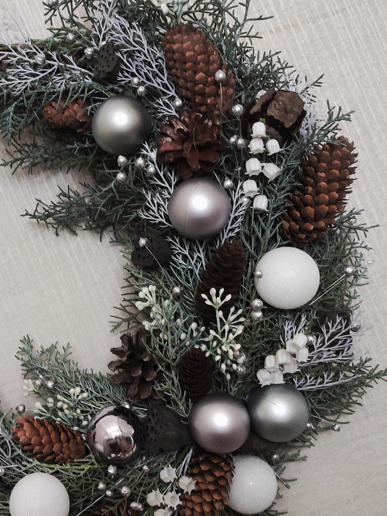 Snowy White Winter Wreath, Soft Colors Christmas Wreath Front Door