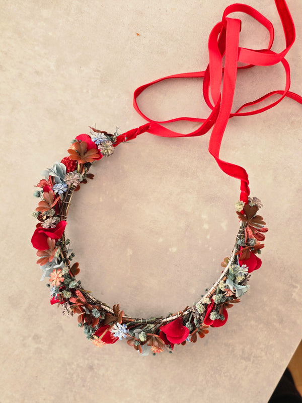 Kırmızı Mavi Lohusa Tacı